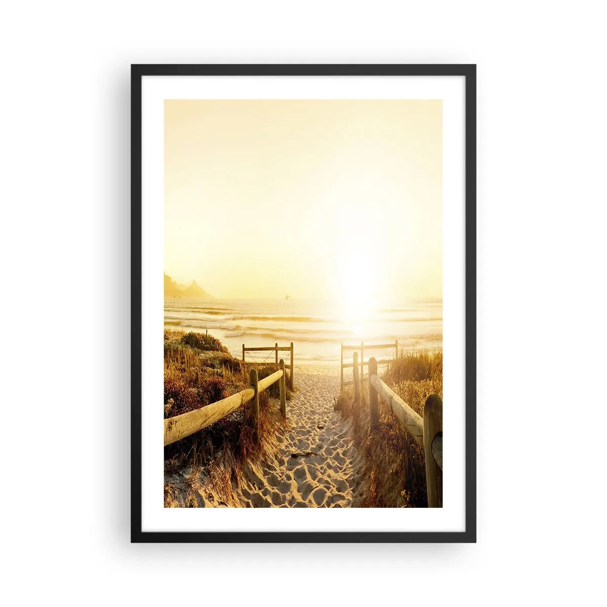 Affiche dans un cadre noir - Poster - Le chemin vers la plage illuminé par les rayons du soleil couchant - 50x70cm - A travers la dune, vers le soleil - Décoration murale moderne pour le salon et la chambre ARTTOR