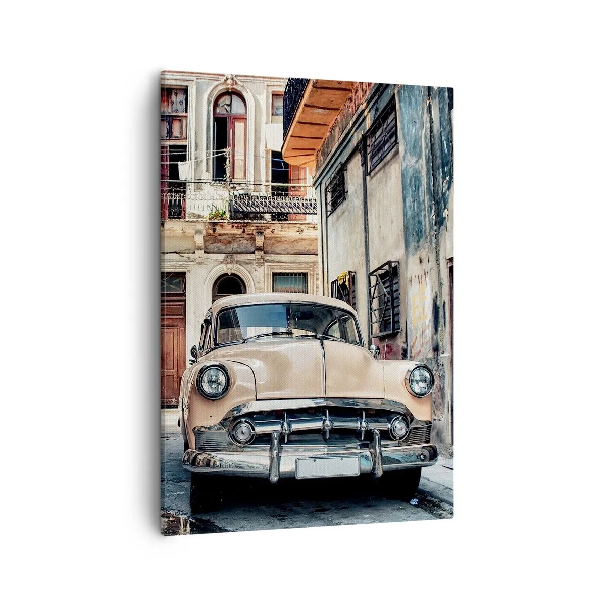 Impression sur toile - Image sur toile - Une voiture classique sur fond d'architecture urbaine - 50x70cm - Sieste à La Havane - Décoration murale moderne pour le salon et la chambre ARTTOR