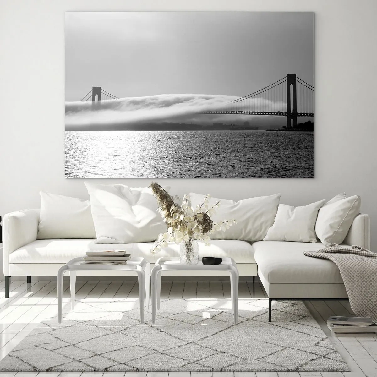 Impression sur verre - Image sur verre - Un pont en noir et blanc avec du brouillard sur l'eau - 70x50cm - Naviguez à travers les Portes des Étoiles - Décoration murale moderne pour le salon et la chambre ARTTOR