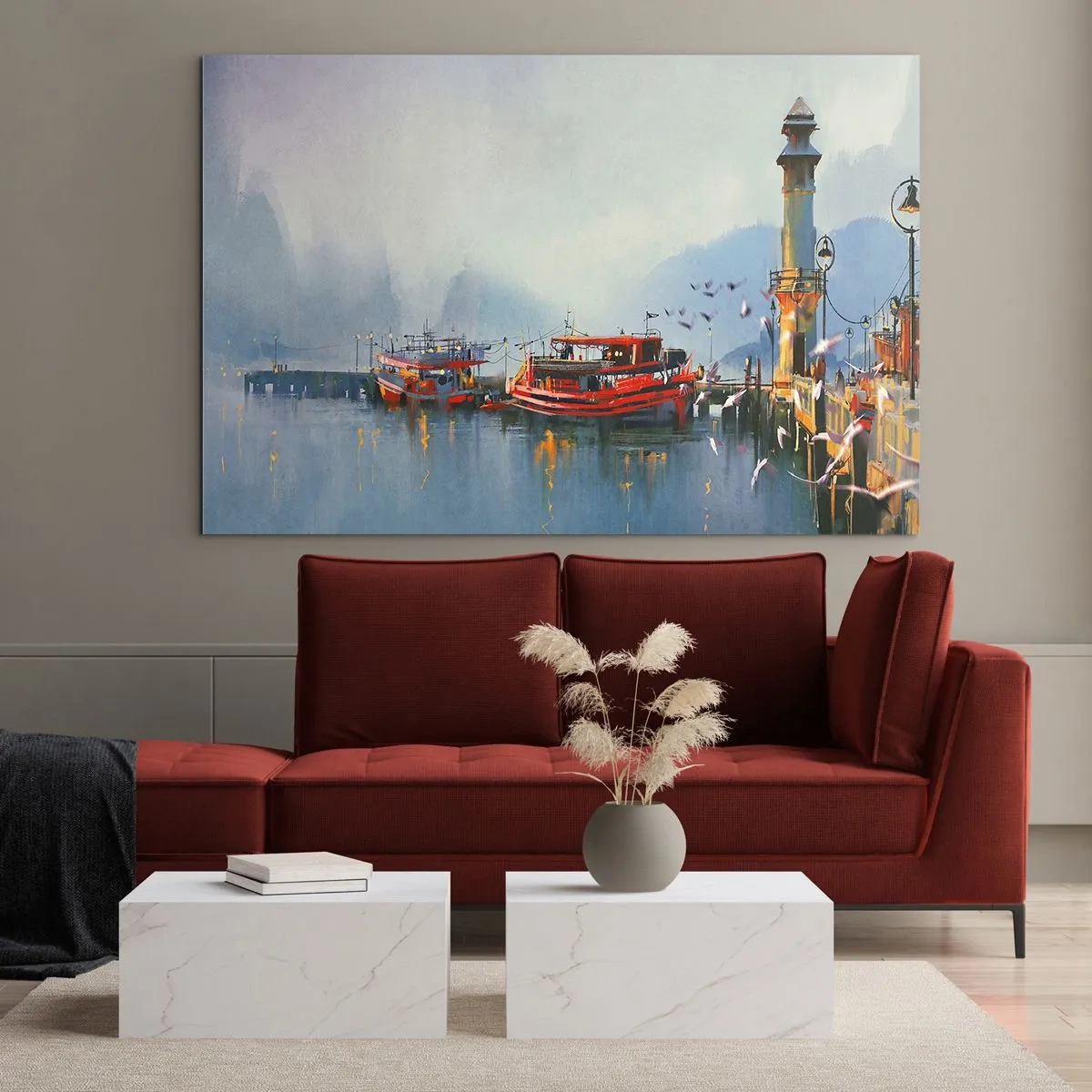 Impression sur verre - Image sur verre - Un port avec des bateaux rouges, un phare et des oiseaux sur fond de montagnes - 70x50cm - Na końcu świata - Décoration murale moderne pour le salon et la chambre ARTTOR