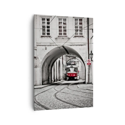 Impression sur toile - Image sur toile - Un tramway noir et blanc dans une rue historique de la ville - 70x100cm - Dans le labyrinthe de la ville - Décoration murale moderne pour le salon et la chambre ARTTOR