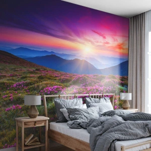 Papier Peint Photo Premium Sand - Paysage de montagne avec des fleurs violettes au coucher du soleil - 100x70cm - Les herbes sentaient les grappes fraîches de la récolte - Décoration murale moderne pour le salon et la chambre ARTTOR