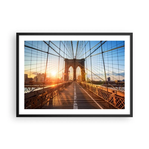 Affiche dans un cadre noir - Poster - Le pont à la lumière du soleil couchant avec vue sur la ville - 70x50cm - Sur le pont d'or - Décoration murale moderne pour le salon et la chambre ARTTOR