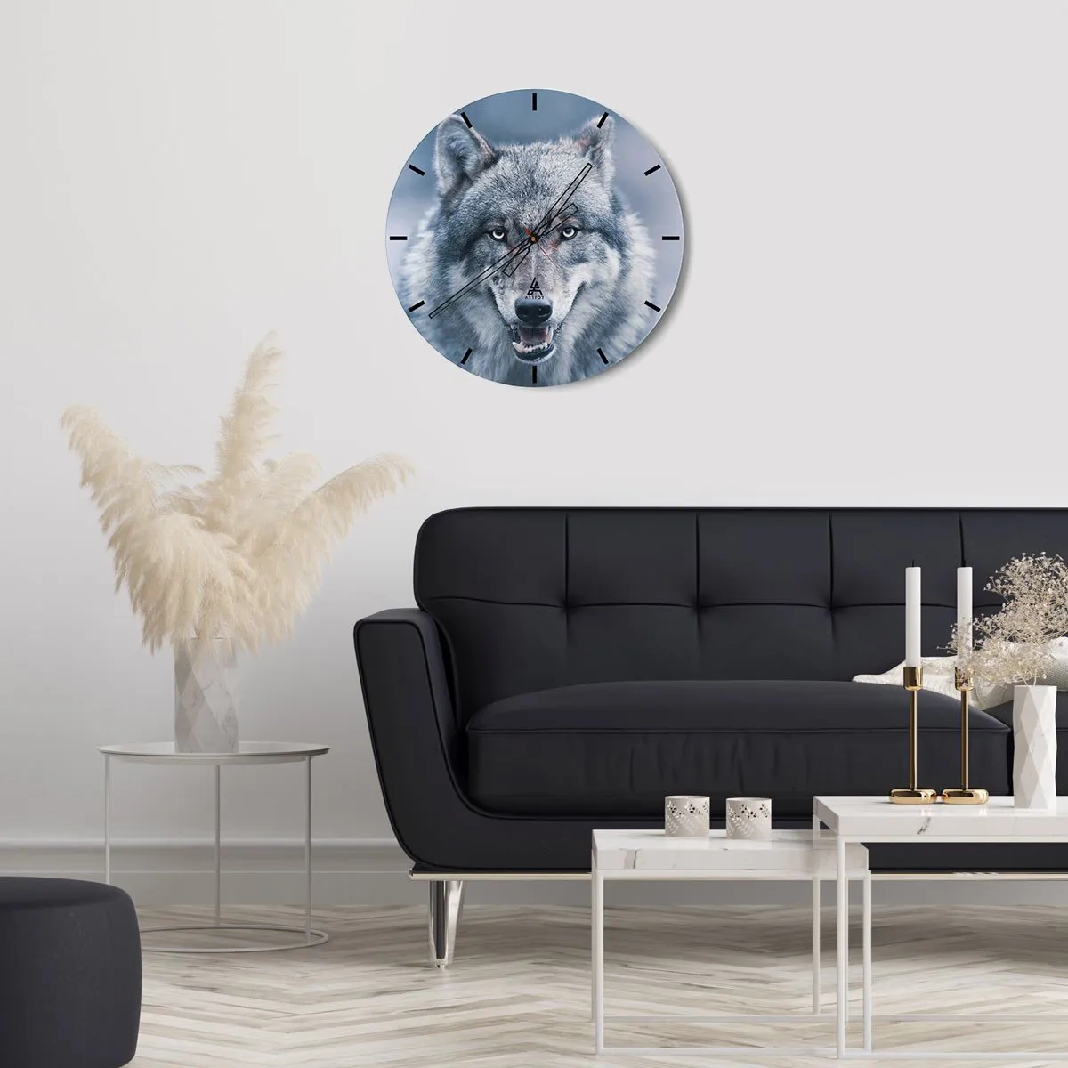 Horloge murale - Pendule murale - Un loup aux crocs dénudés sur un fond bleu froid - 30x30cm - Relèverez-vous le défi ? - Décoration murale moderne pour le salon, la cuisine et la chambre ARTTOR