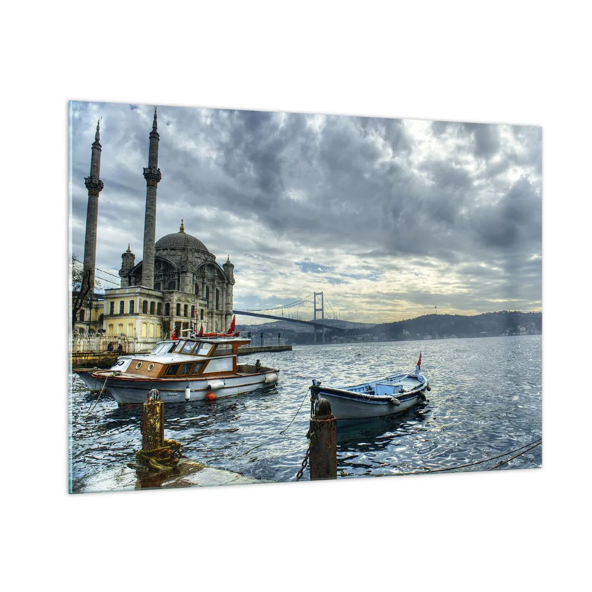 Impression sur verre - Image sur verre - Vue de la mosquée, du pont et des bateaux sur le quai - 100x70cm - Aux confins des mondes - Décoration murale moderne pour le salon et la chambre ARTTOR