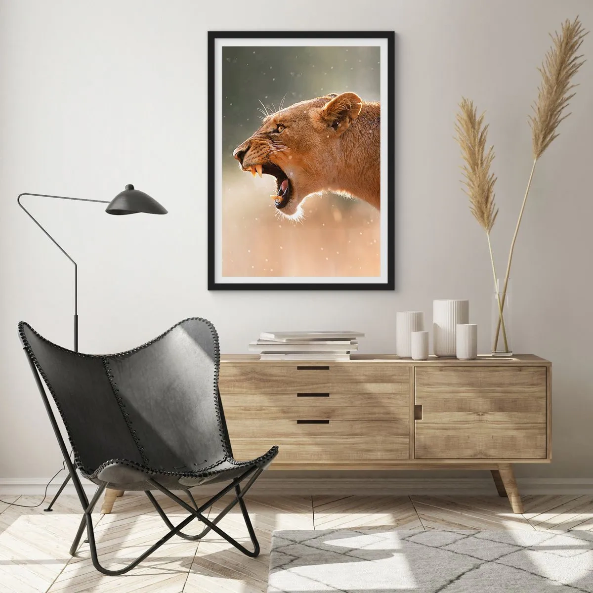 Affiche dans un cadre noir - Poster - Gros plan d'une lionne furieuse en plein mouvement - 50x70cm - Essayez  de ne pas écouter - Décoration murale moderne pour le salon et la chambre ARTTOR