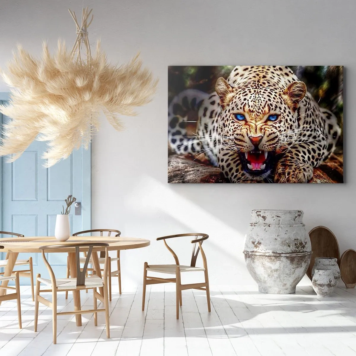 Impression sur toile - Image sur toile - Un léopard menaçant aux yeux bleus intenses - 120x80cm - La colère de la beauté ne fait pas de mal - Décoration murale moderne pour le salon et la chambre ARTTOR