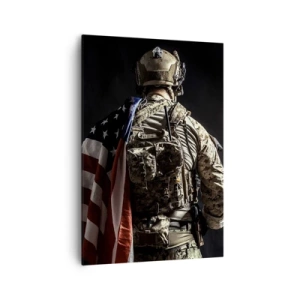 Impression sur toile - Image sur toile - Un soldat en uniforme avec un drapeau sur un fond sombre - 70x100cm - C'est exactement pour ça - Décoration murale moderne pour le salon et la chambre ARTTOR
