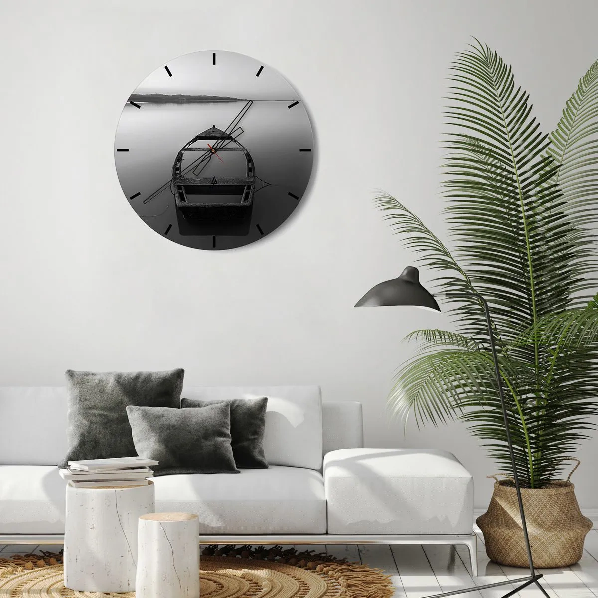 Horloge murale - Pendule murale - Un bateau solitaire sur un lac calme en noir et blanc. - 30x30cm - Nostalgie et mélancolie - Décoration murale moderne pour le salon, la cuisine et la chambre ARTTOR