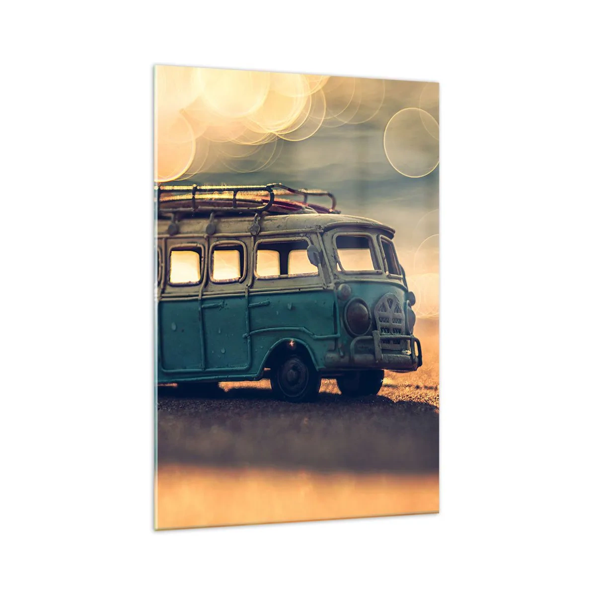 Impression sur verre - Image sur verre - Bus rétro contre une lumière floue - 70x100cm - La fin des idoles : argent et travail - Décoration murale moderne pour le salon et la chambre ARTTOR