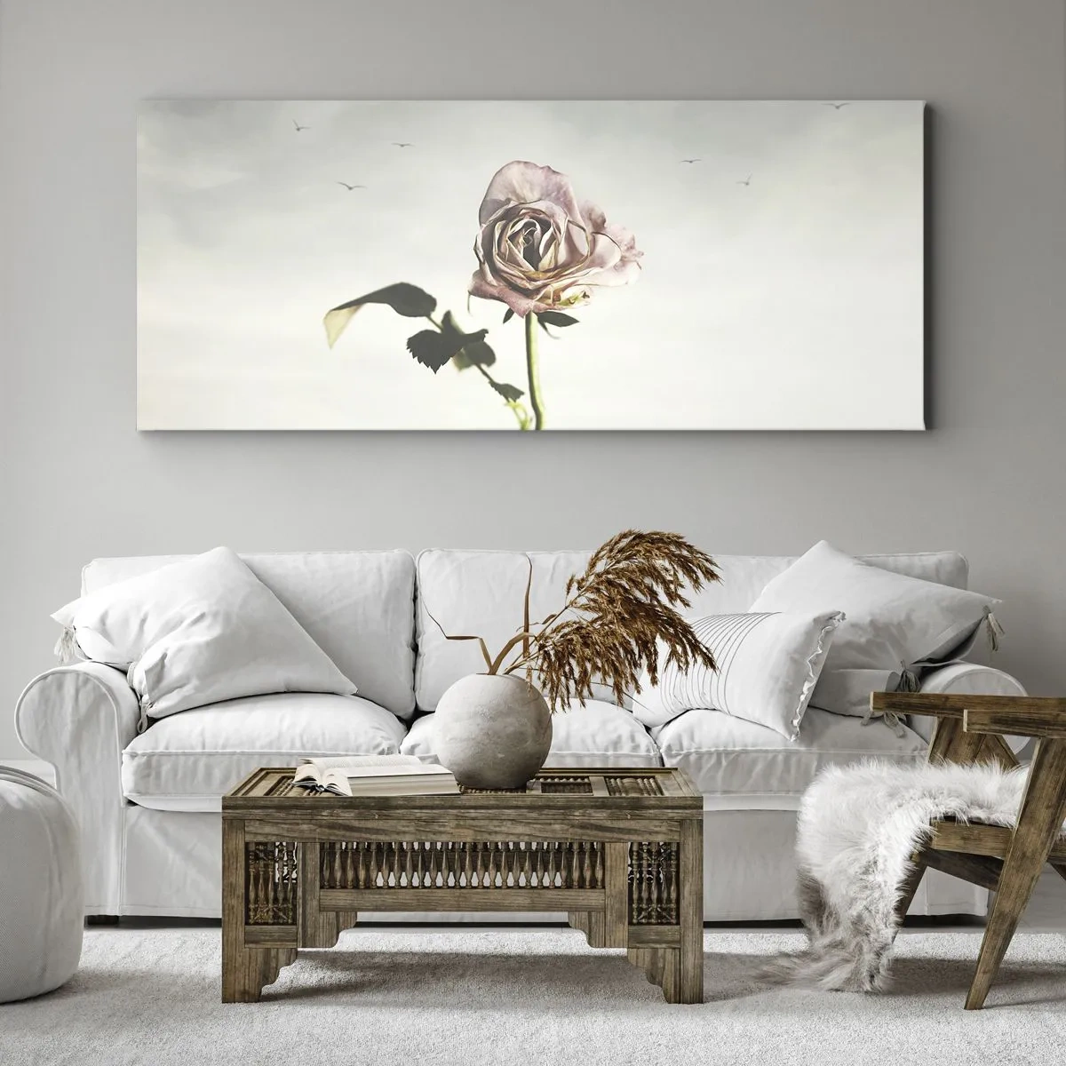 Impression sur toile - Image sur toile - Une rose délicate contre un ciel lumineux avec des oiseaux en vol - 140x50cm - Bonjour de printemps - Décoration murale moderne pour le salon et la chambre ARTTOR