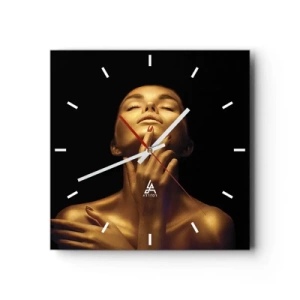 Horloge murale - Pendule murale - Portrait d'une femme dans une lueur dorée sur fond noir - 30x30cm - Comme de la soie dorée - Décoration murale moderne pour le salon et la chambre ARTTOR