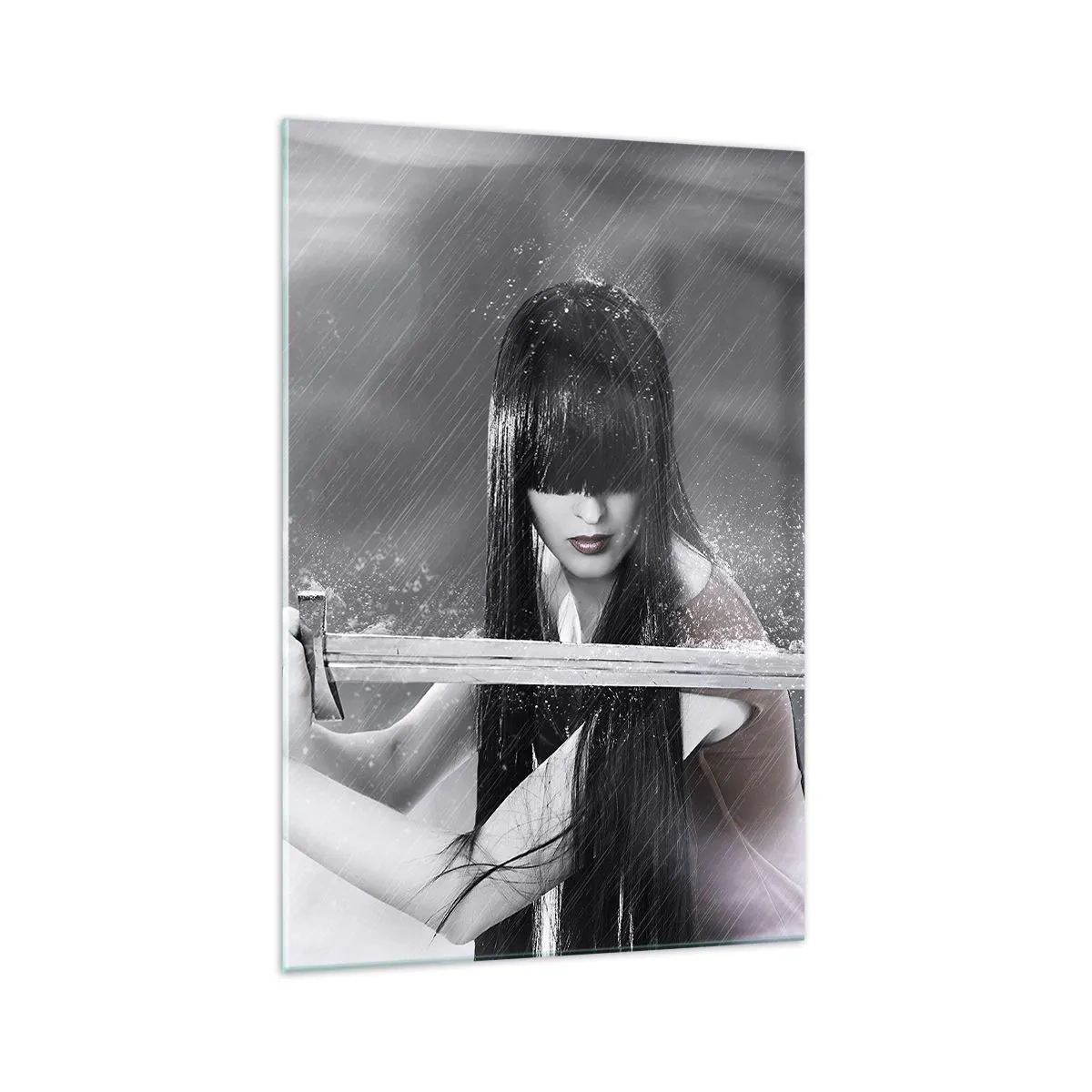 Impression sur verre - Image sur verre - Une femme avec une épée sous la pluie avec une apparence dynamique et mystérieuse - 70x100cm - Belle et dangereuse - Décoration murale moderne pour le salon et la chambre ARTTOR