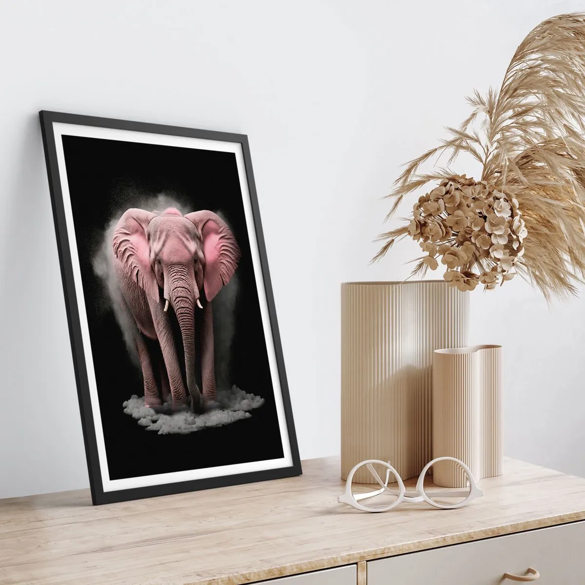 Affiche dans un cadre noir - Poster - Un éléphant rose dans un espace noir et dynamique - 50x70cm - Ne pensez pas à un éléphant rose ! - Décoration murale moderne pour le salon et la chambre ARTTOR