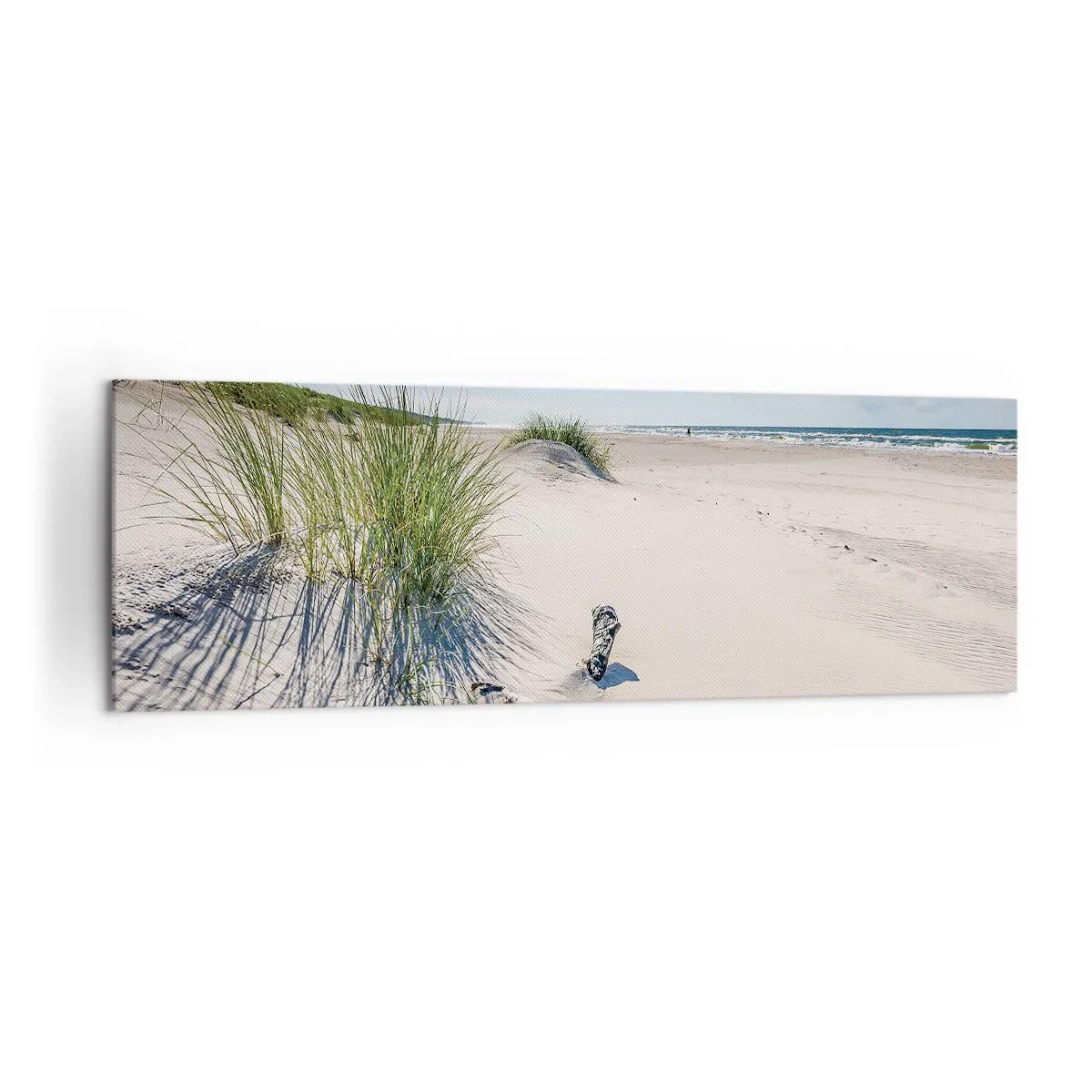 Impression sur toile - Image sur toile - Une plage baltique avec du sable, de l'herbe et un ciel bleu calme - 160x50cm - La plus belle? La Baltique - Décoration murale moderne pour le salon et la chambre ARTTOR