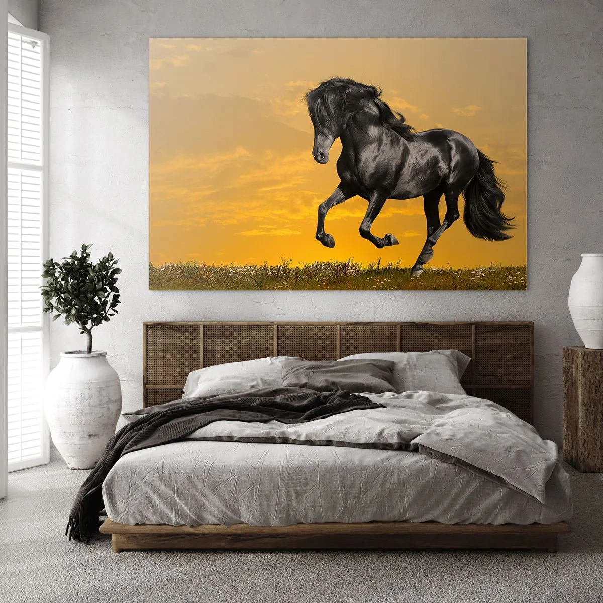 Impression sur verre - Image sur verre - Un cheval noir galopant contre le soleil couchant - 100x70cm - Beau, libre et sauvage - Décoration murale moderne pour le salon et la chambre ARTTOR