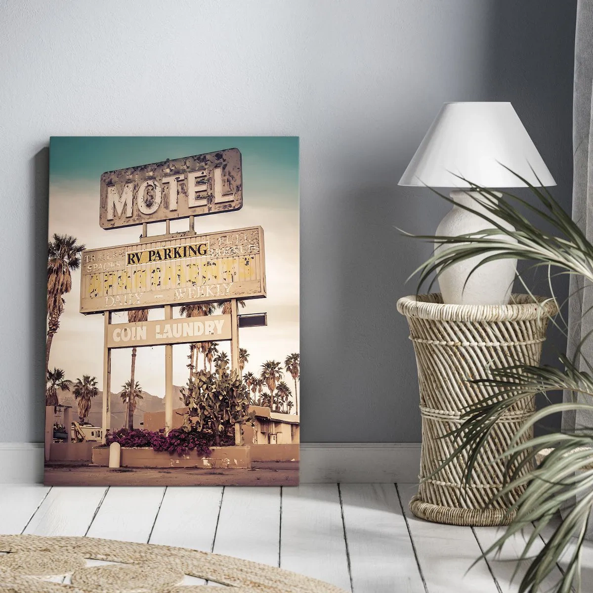 Impression sur toile - Image sur toile - Panneau de motel rétro entouré de palmiers - 70x100cm - Ici, le temps s'est arrêté - Décoration murale moderne pour le salon et la chambre ARTTOR