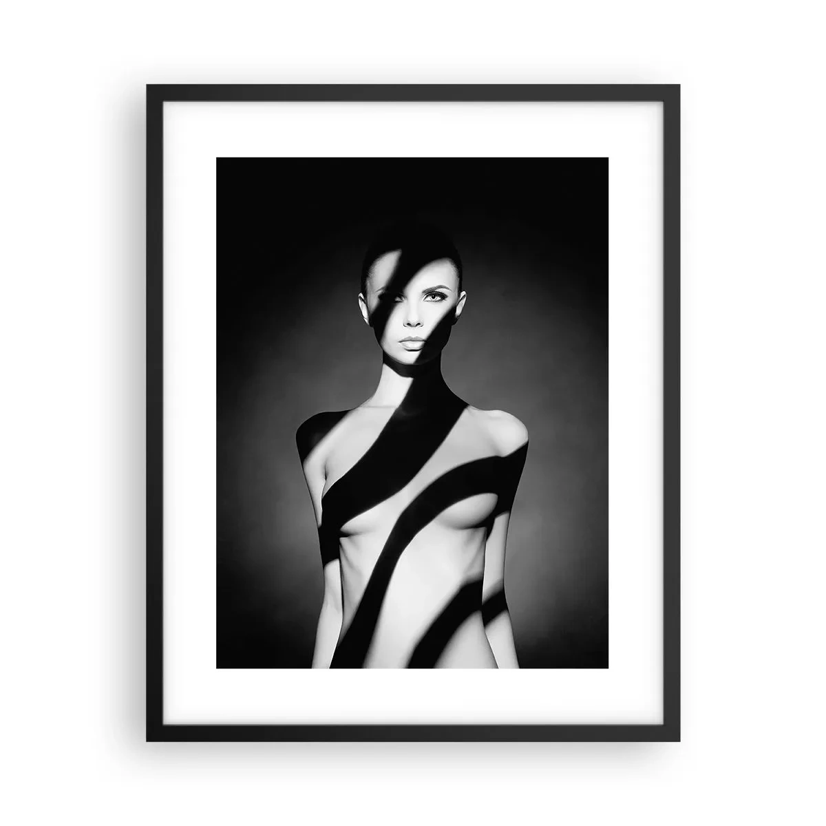 Affiche dans un cadre noir - Poster - Dans la brillance et l'ombre - 40x50 cm