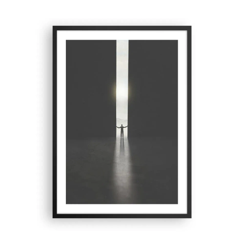 Affiche dans un cadre noir - Poster - Un homme debout dans la lumière d'une fissure dans un environnement sombre - 50x70cm - Étape vers un avenir radieux - Décoration murale moderne pour le salon et la chambre ARTTOR