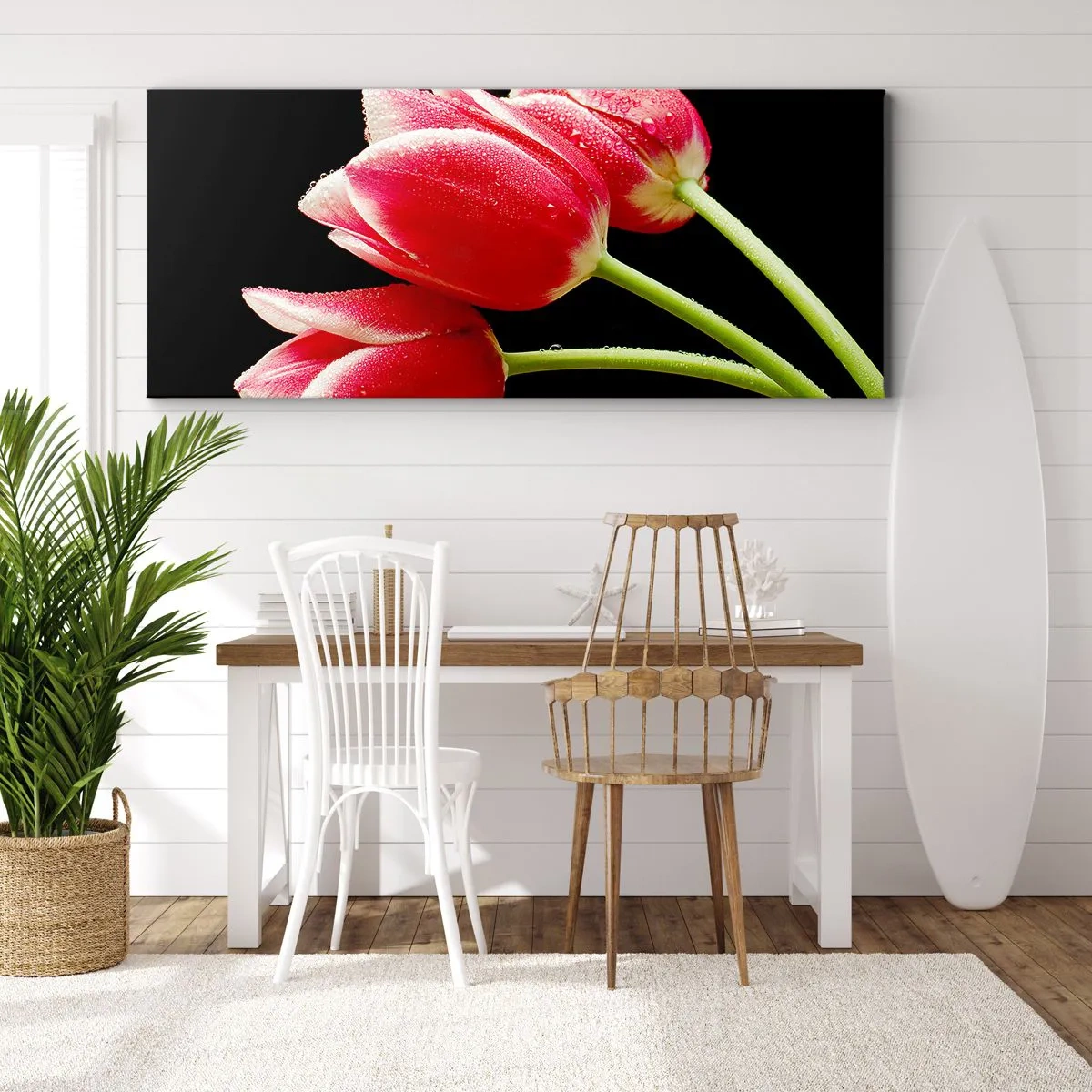 Impression sur toile - Image sur toile - Tulipes rouges avec des gouttes de rosée sur fond noir - 160x50cm - Une promesse d'amour pur - Décoration murale moderne pour le salon et la chambre ARTTOR