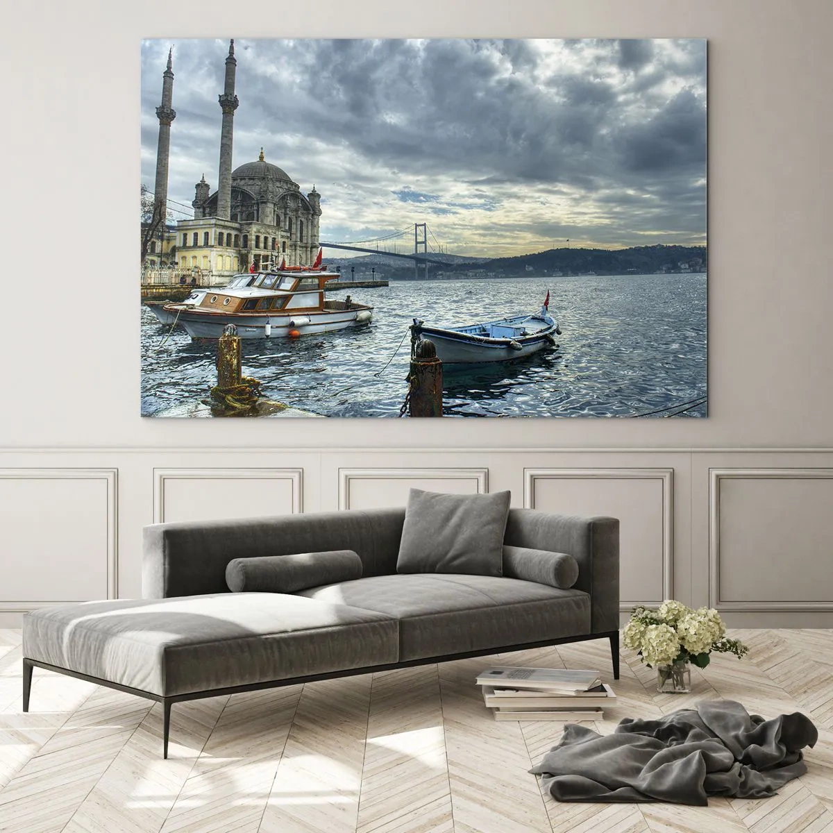 Impression sur verre - Image sur verre - Vue de la mosquée, du pont et des bateaux sur le quai - 120x80cm - Aux confins des mondes - Décoration murale moderne pour le salon et la chambre ARTTOR