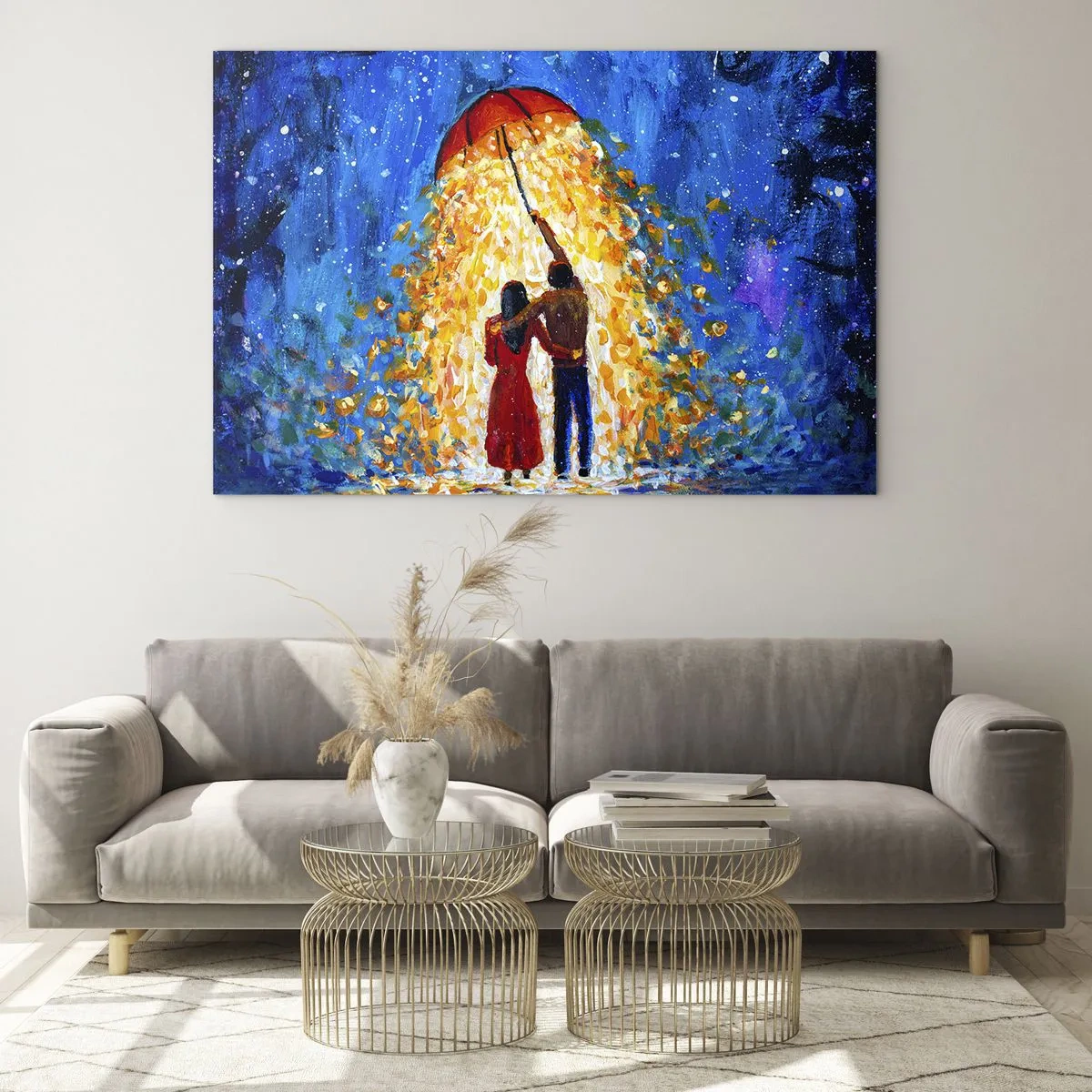 Impression sur verre - Image sur verre - Un couple sous un parapluie entouré d'une lumière dorée contre le ciel nocturne - 120x80cm - La magie d'une soirée pluvieuse ? - Décoration murale moderne pour le salon et la chambre ARTTOR