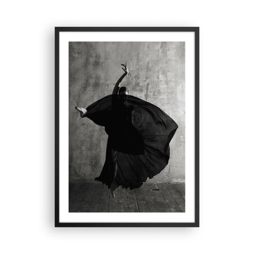 Affiche dans un cadre noir - Poster - Un plan en noir et blanc d'un danseur en mouvement dynamique contre un mur brut. - 50x70cm - Pas plein de passion - Décoration murale moderne pour le salon et la chambre ARTTOR