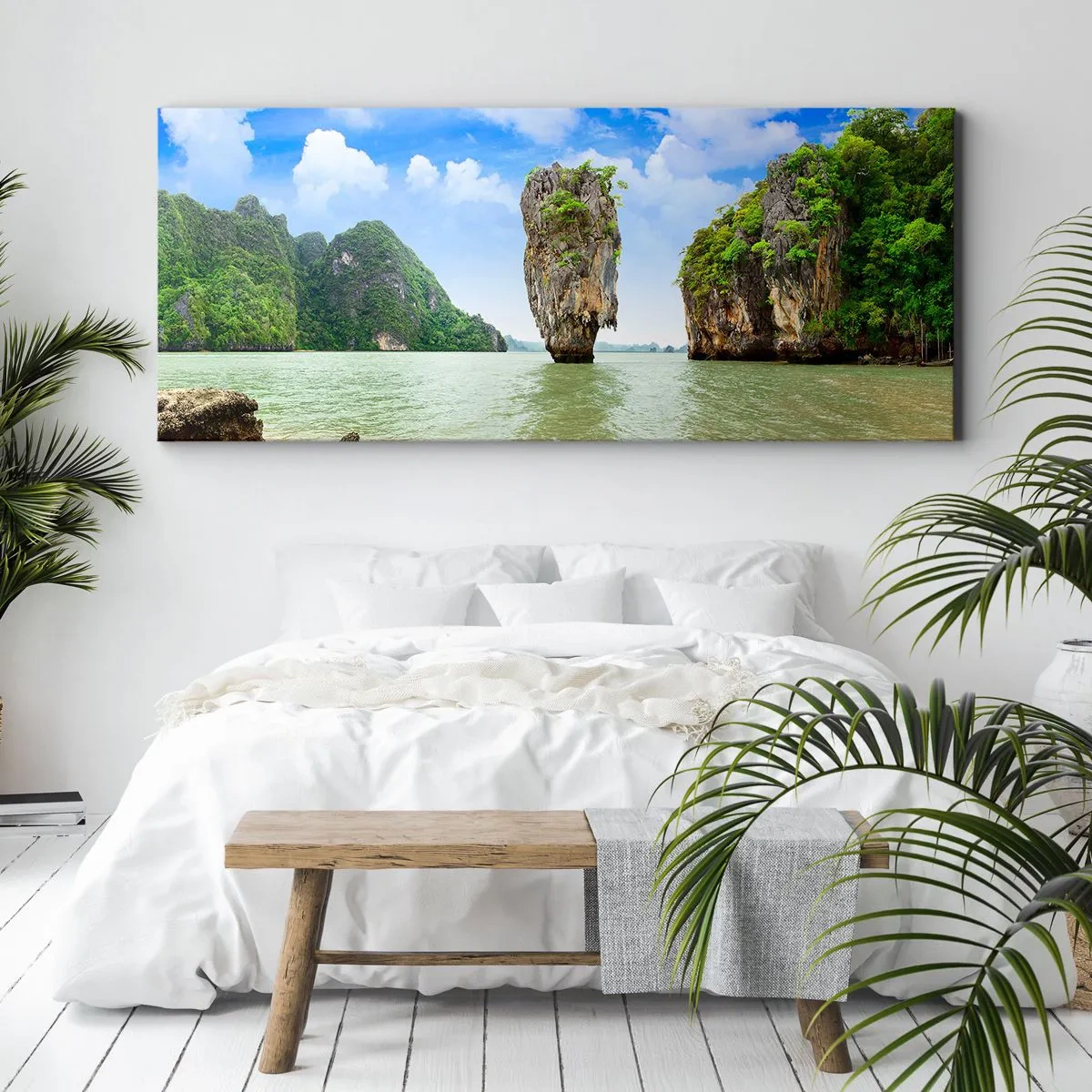 Impression sur toile - Image sur toile - Une formation rocheuse exotique entourée d'eau et de verdure sous un ciel bleu. - 120x50cm - Merveilles rocheuses de la nature - Décoration murale moderne pour le salon et la chambre ARTTOR