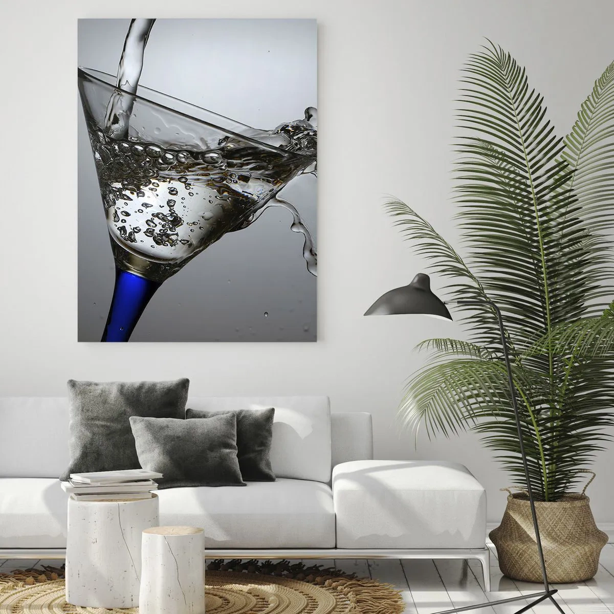 Impression sur verre - Image sur verre - Éclaboussures d'eau dans un verre à martini - 50x70cm - Eau cristalline dans un verre cristal - Décoration murale moderne pour le salon et la chambre ARTTOR