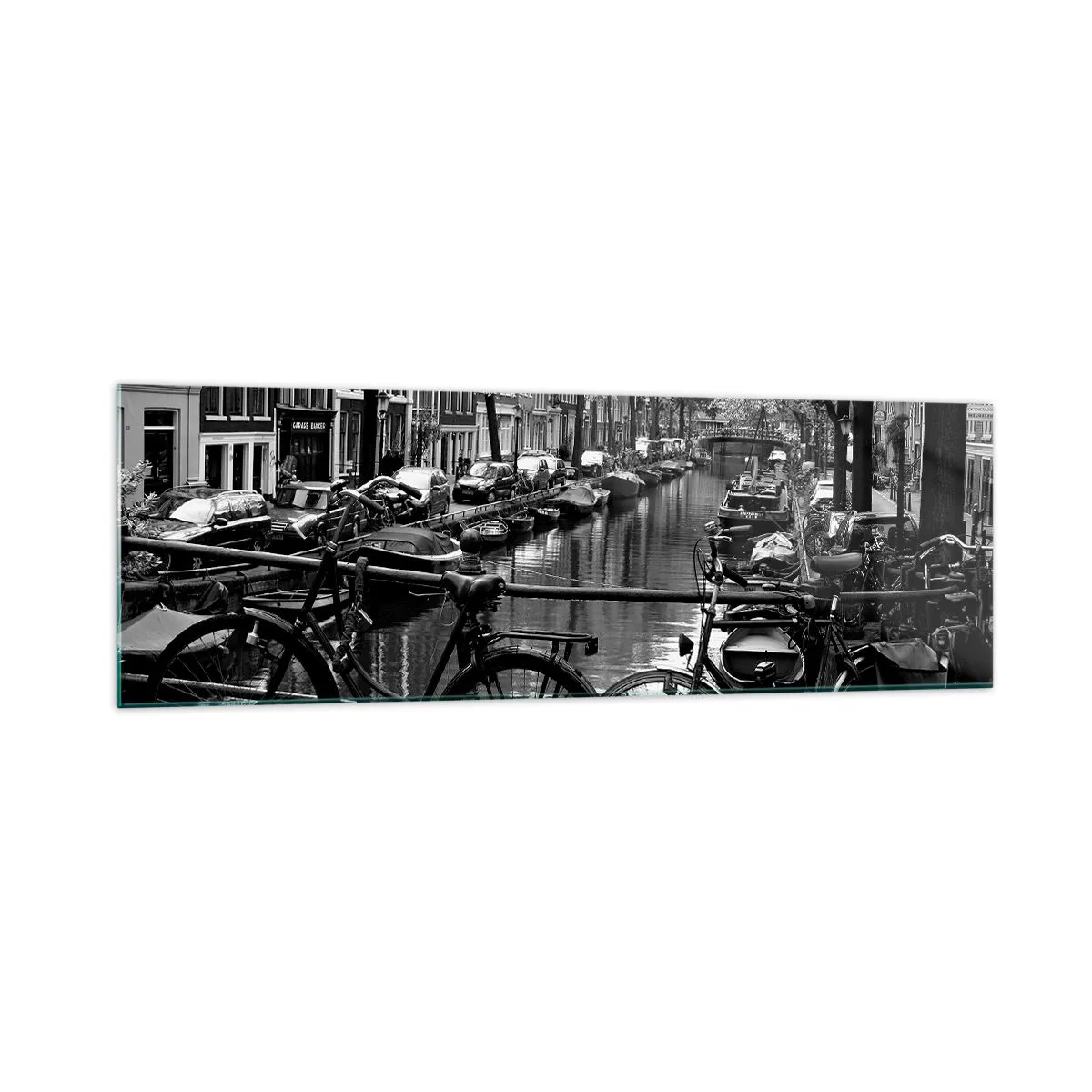 Impression sur verre - Image sur verre - Canal avec des vélos en photographie noir et blanc - 160x50cm - Une vue très hollandaise - Décoration murale moderne pour le salon et la chambre ARTTOR