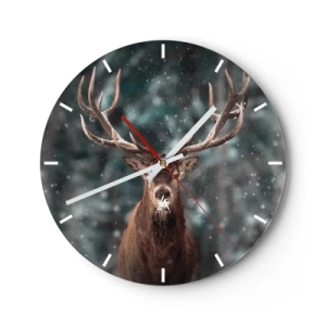 Horloge murale - Pendule murale - Un cerf fier dans une forêt enneigée avec des arbres flous en arrière-plan - 30x30cm - Roi de la forêt couronné - Décoration murale moderne pour le salon, la cuisine et la chambre ARTTOR