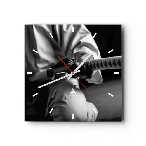 Horloge murale - Pendule murale - Un samouraï en kimono tenant un katana en noir et blanc. - 30x30cm - Âme de guerrier - Décoration murale moderne pour le salon et la chambre ARTTOR