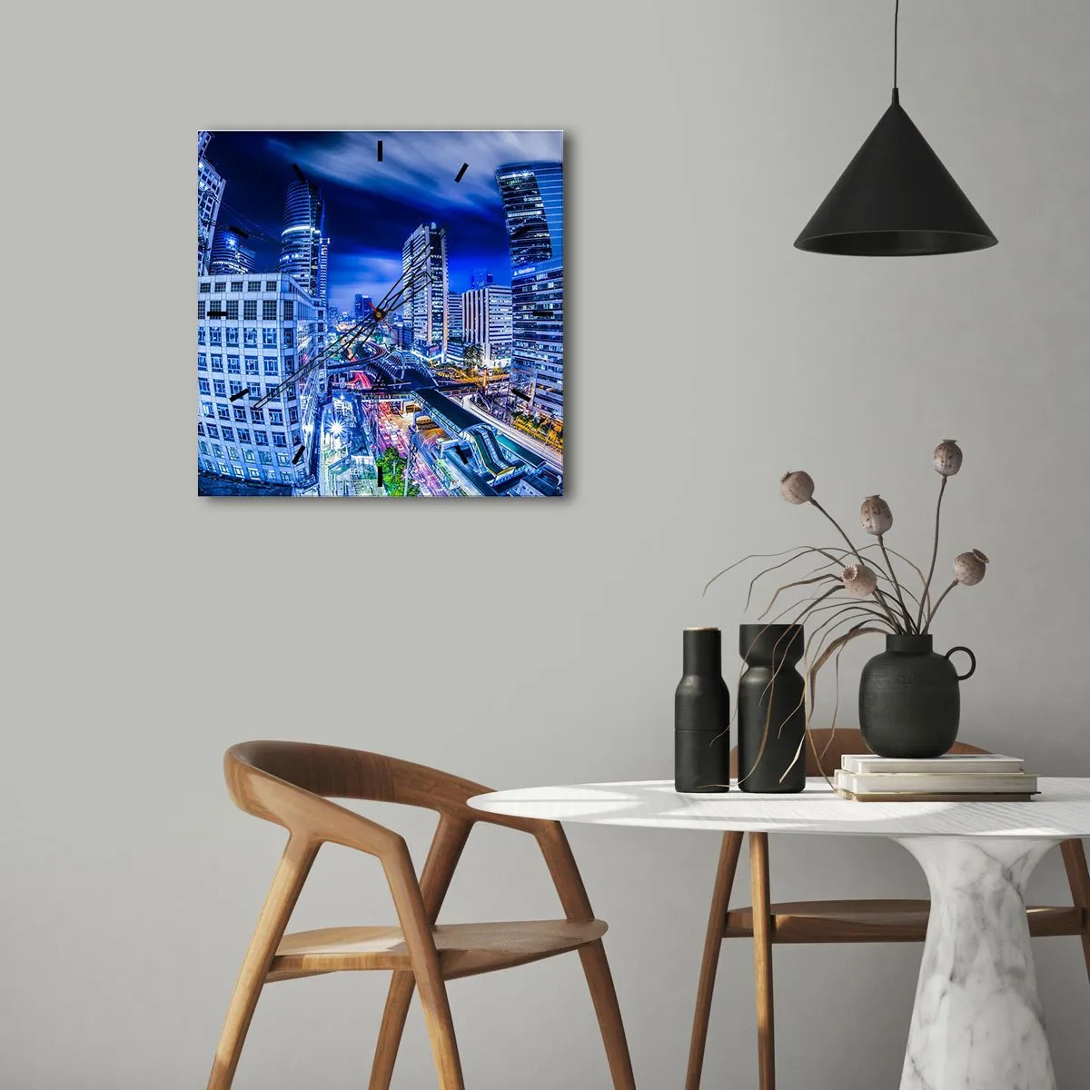 Horloge murale - Pendule murale - Panorama nocturne de la ville avec gratte-ciels et lampadaires - 30x30cm - Rythmes de la ville nocturne - Décoration murale moderne pour le salon et la chambre ARTTOR