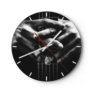Horloge murale - Pendule murale - Gros plan de mains tenant un manche de guitare en noir et blanc - 30x30cm - Prière d'artiste - Décoration murale moderne pour le salon, la cuisine et la chambre ARTTOR