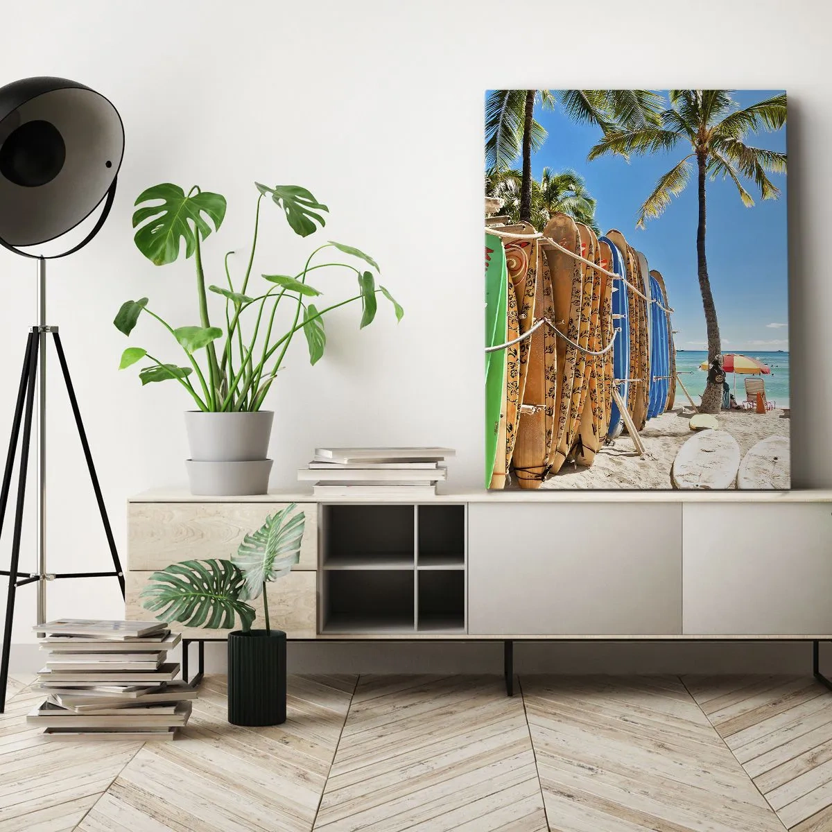 Impression sur toile - Image sur toile - Planches de surf sur une plage avec des palmiers - 70x100cm - Jeux ensoleillés - Décoration murale moderne pour le salon et la chambre ARTTOR