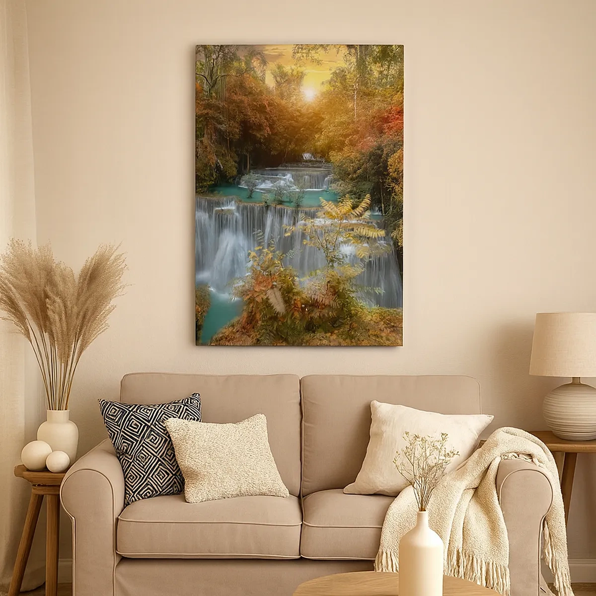 Impression sur toile - Image sur toile - Cascade d'automne entourée d'arbres colorés au soleil - 50x70cm - Trésor caché de la forêt - Décoration murale moderne pour le salon et la chambre ARTTOR