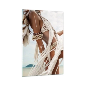 Impression sur verre - Image sur verre - Figure d'une femme portant des ornements et des vêtements ethniques sur fond de paysage tropical. - 70x100cm - Prêtresse du soleil - Décoration murale moderne pour le salon et la chambre ARTTOR