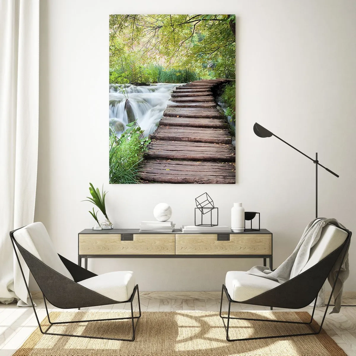 Impression sur verre - Image sur verre - Un pont en bois au-dessus d'une cascade entourée d'une forêt verdoyante. - 80x120cm - L'eau n'est pas si calme - Décoration murale moderne pour le salon et la chambre ARTTOR