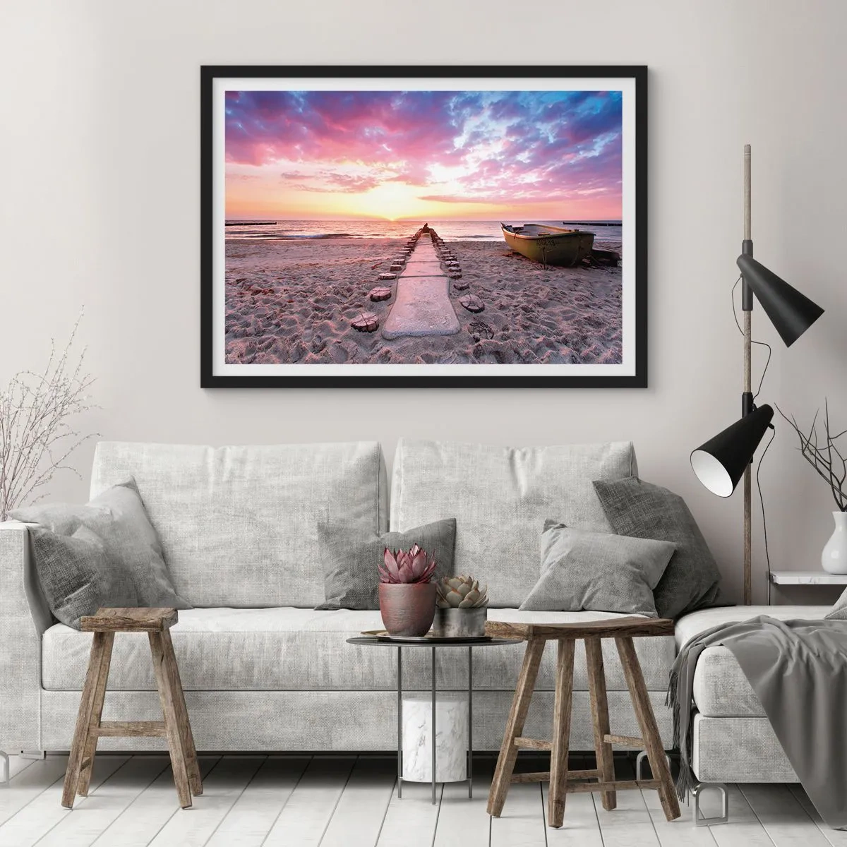 Affiche dans un cadre noir - Poster - Plage au lever du soleil avec bateau et jetée - 70x50cm - Moment d'expérience profonde - Décoration murale moderne pour le salon et la chambre ARTTOR