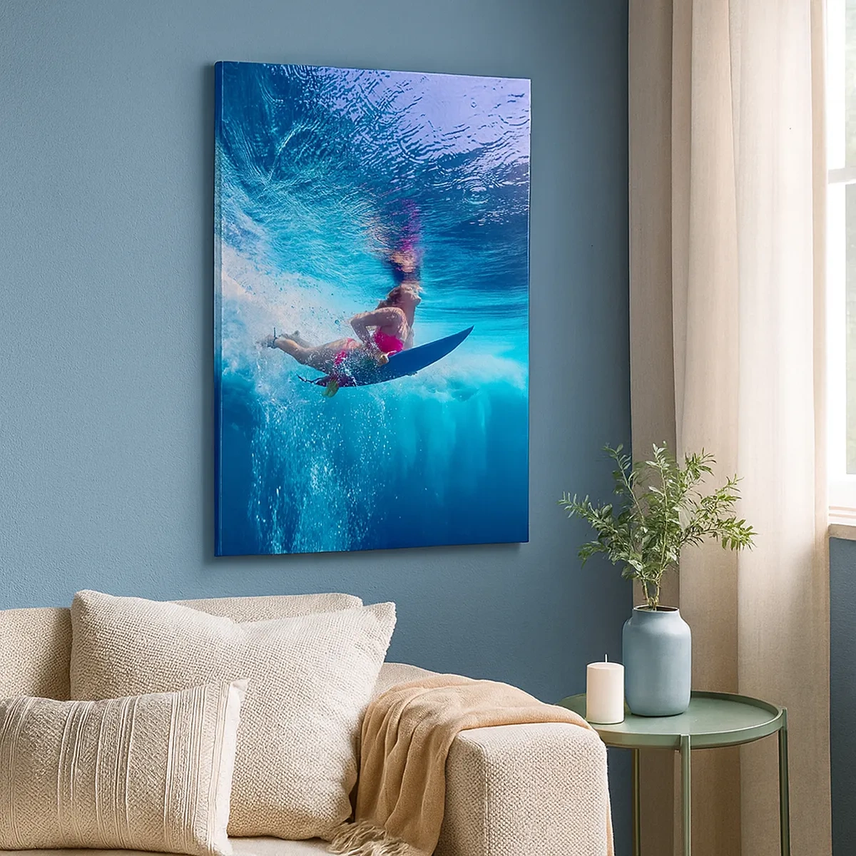 Impression sur toile - Image sur toile - Un surfeur sous l'eau dans une composition dynamique aux tons bleus. - 50x70cm - Joie profonde - Décoration murale moderne pour le salon et la chambre ARTTOR