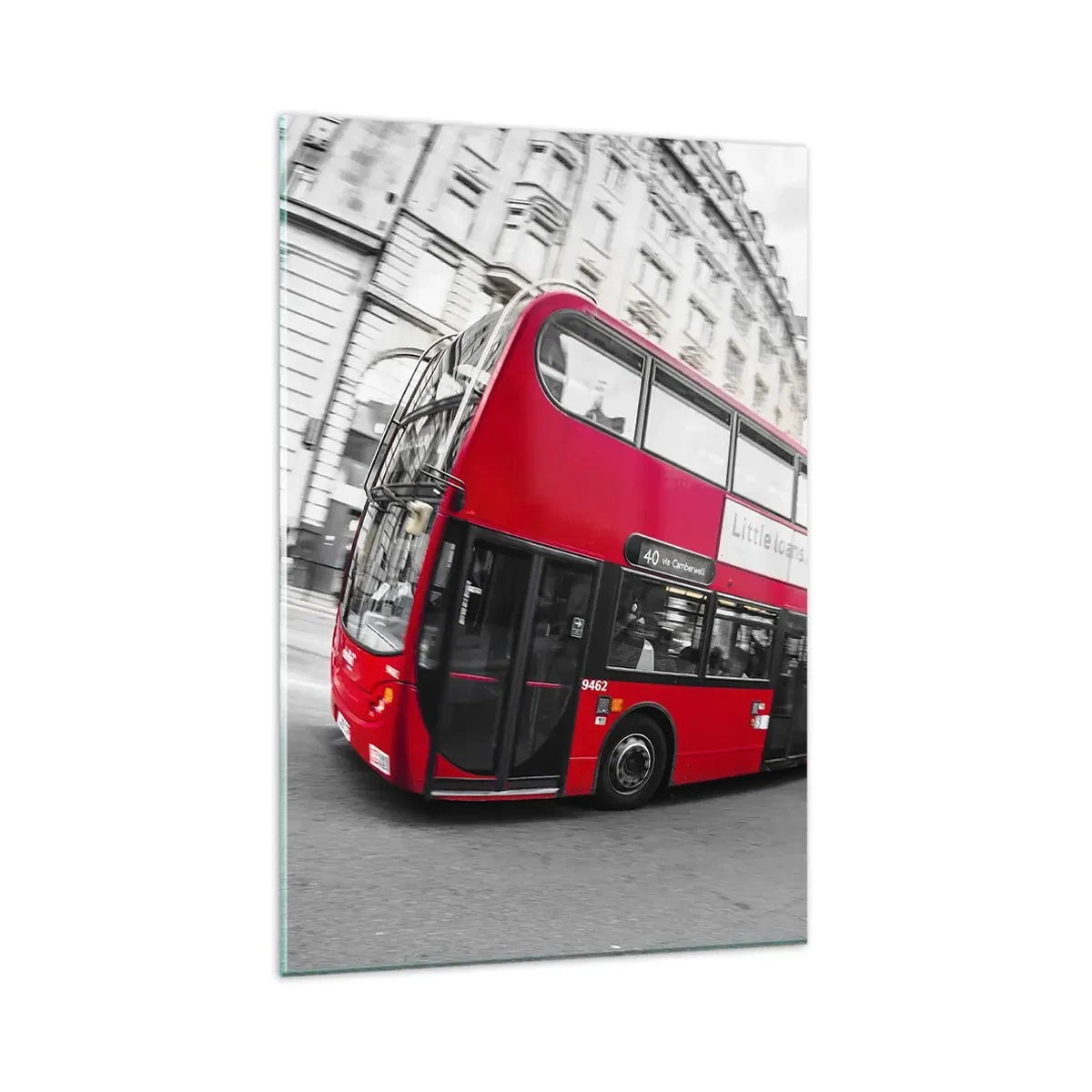 Impression sur verre - Image sur verre - Un bus londonien rouge sur fond de rue noire et blanche - 80x120cm - Londres traditionnellement - en bus - Décoration murale moderne pour le salon et la chambre ARTTOR