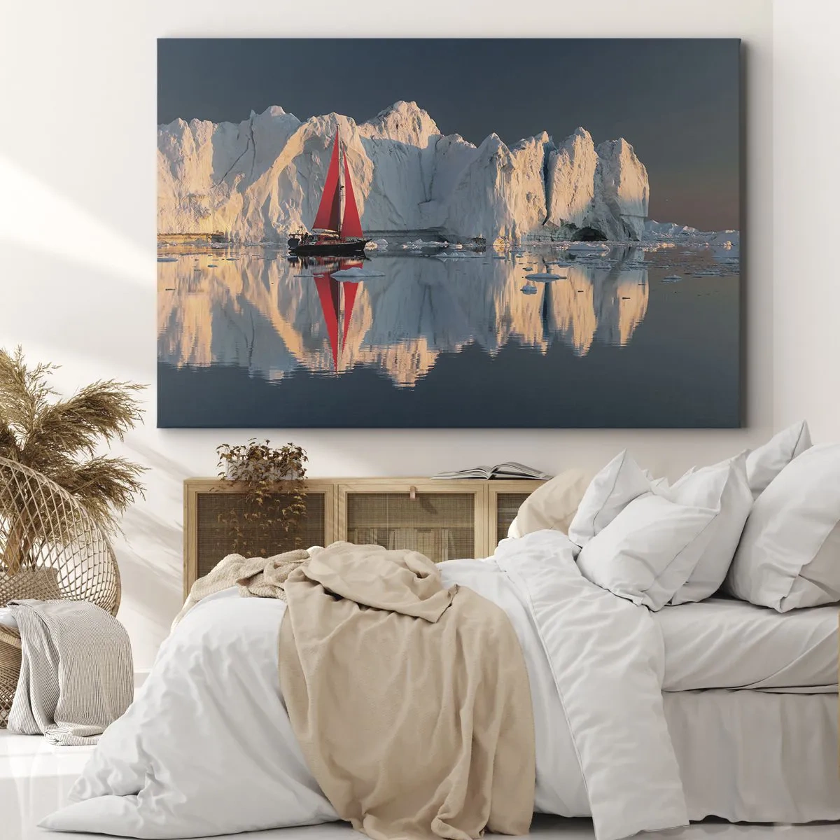Impression sur toile - Image sur toile - Un voilier avec une voile rouge sur fond de glacier - 70x50cm - Aux limites du monde - Décoration murale moderne pour le salon et la chambre ARTTOR