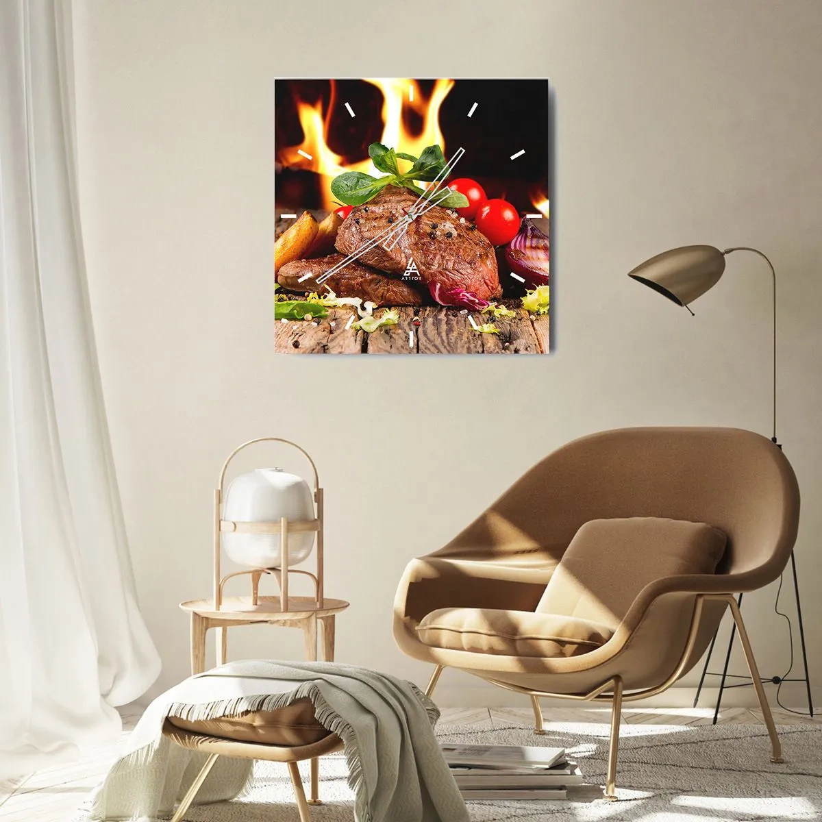 Horloge murale - Pendule murale - Steak grillé avec accompagnements sur fond de flammes - 30x30cm - Ensorcelé par la braise - Décoration murale moderne pour le salon et la chambre ARTTOR