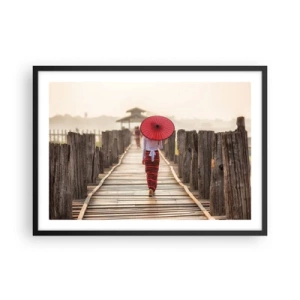 Affiche dans un cadre noir - Poster - Une femme avec un parapluie rouge sur un pont en bois - 70x50cm - Sur le vieux pont - Décoration murale moderne pour le salon et la chambre ARTTOR