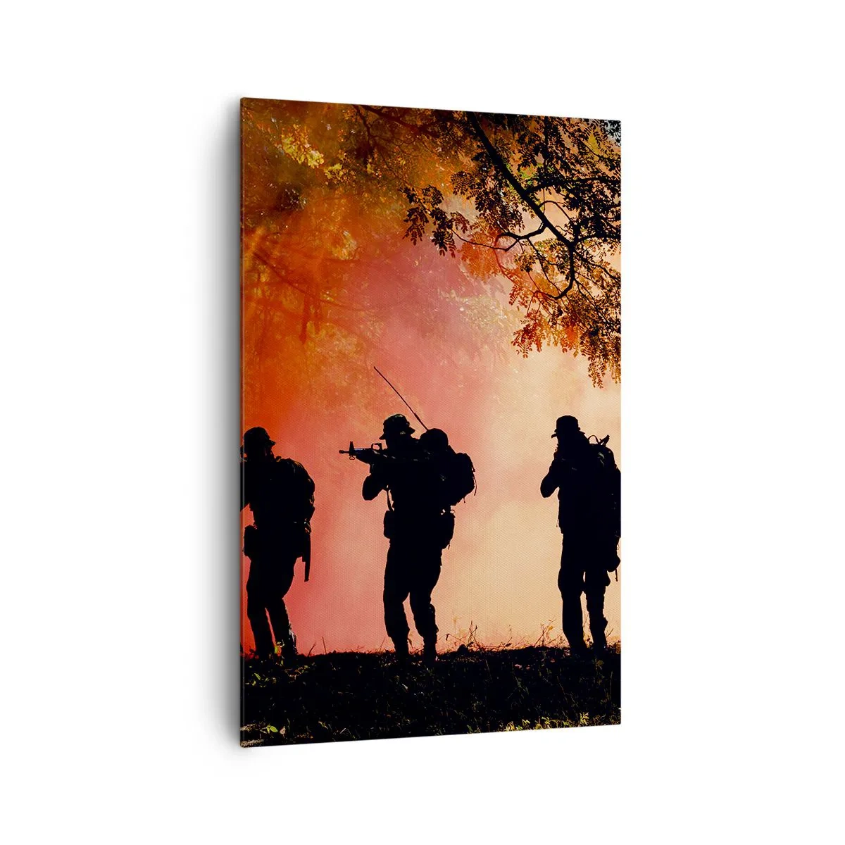 Impression sur toile - Image sur toile - Silhouettes de soldats dans la forêt contre le ciel orange - 80x120cm - … Tous pour un. - Décoration murale moderne pour le salon et la chambre ARTTOR