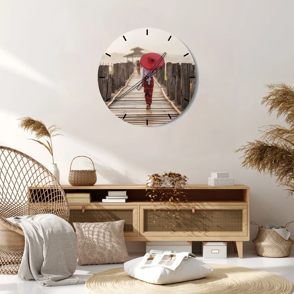 Horloge murale - Pendule murale - Une femme avec un parapluie rouge sur un pont en bois - 30x30cm - Sur le vieux pont - Décoration murale moderne pour le salon, la cuisine et la chambre ARTTOR