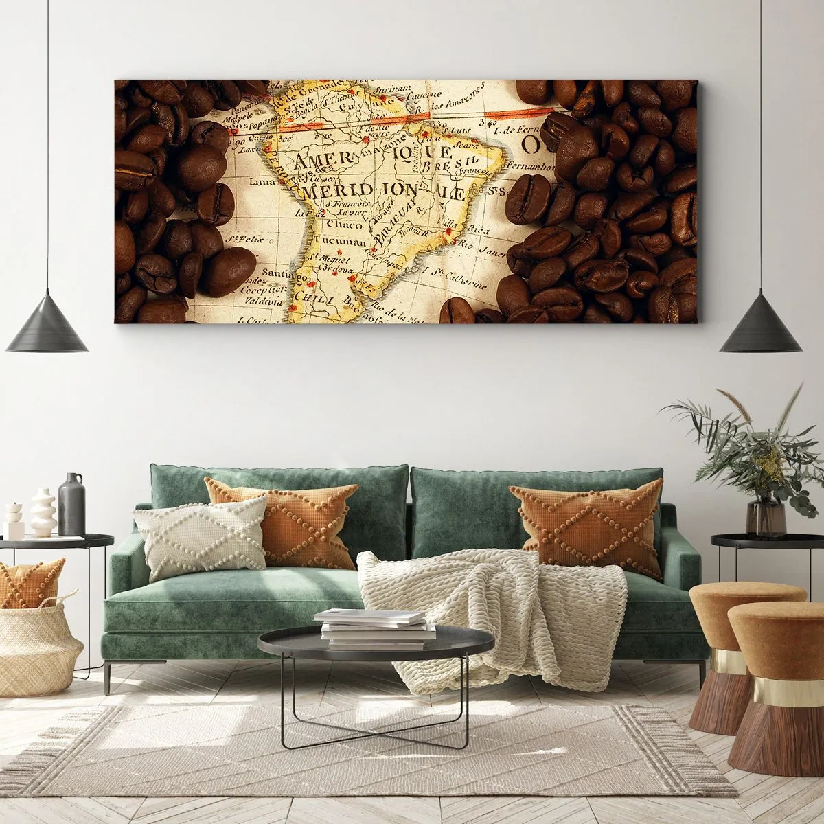 Impression sur toile - Image sur toile - Une carte de l'Amérique du Sud entourée de grains de café. - 140x50cm - D'où vient le meilleur café ? - Décoration murale moderne pour le salon et la chambre ARTTOR