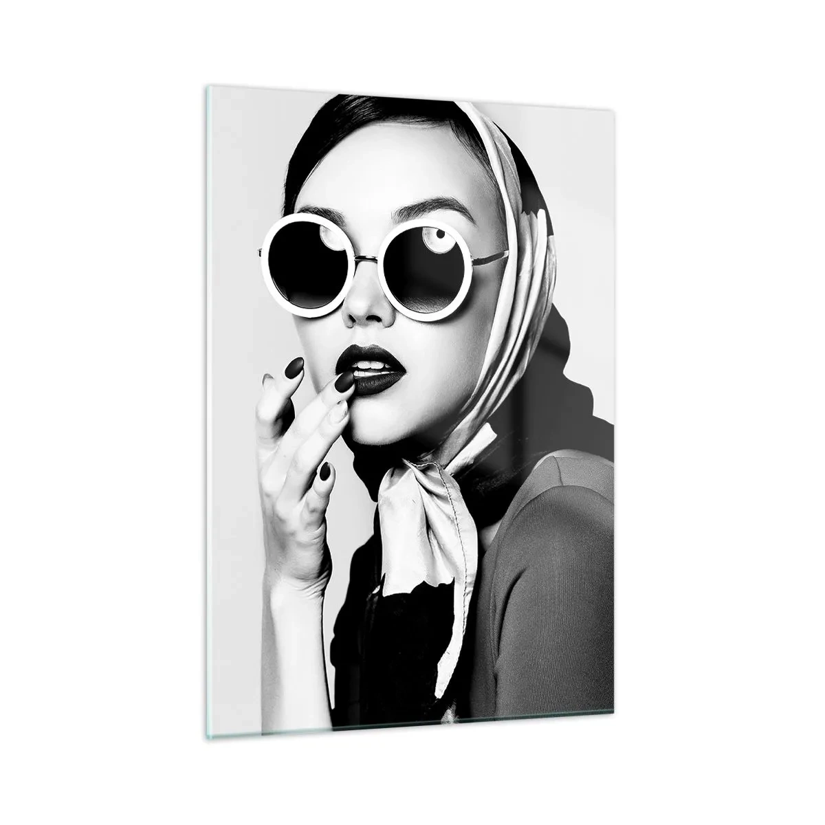 Impression sur verre - Image sur verre - Femme élégante avec des lunettes et un foulard noir et blanc - 50x70cm - Salutations des années 60 - Décoration murale moderne pour le salon et la chambre ARTTOR