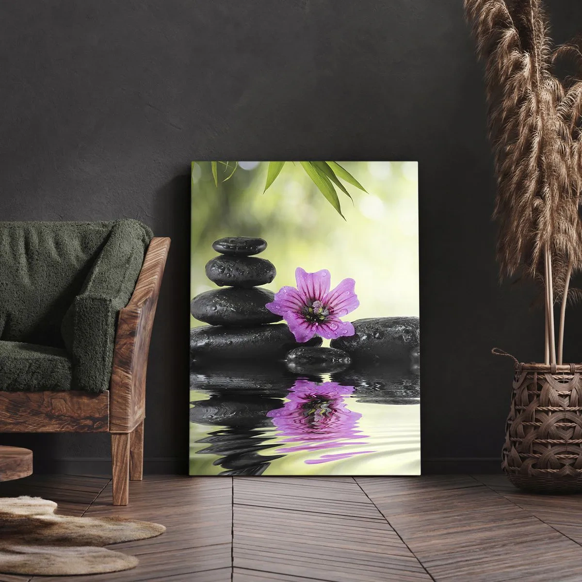 Impression sur toile - Image sur toile - Des pierres zen et une fleur rose se reflétant dans l'eau - 50x70cm - Temps pour l'âme - Décoration murale moderne pour le salon et la chambre ARTTOR
