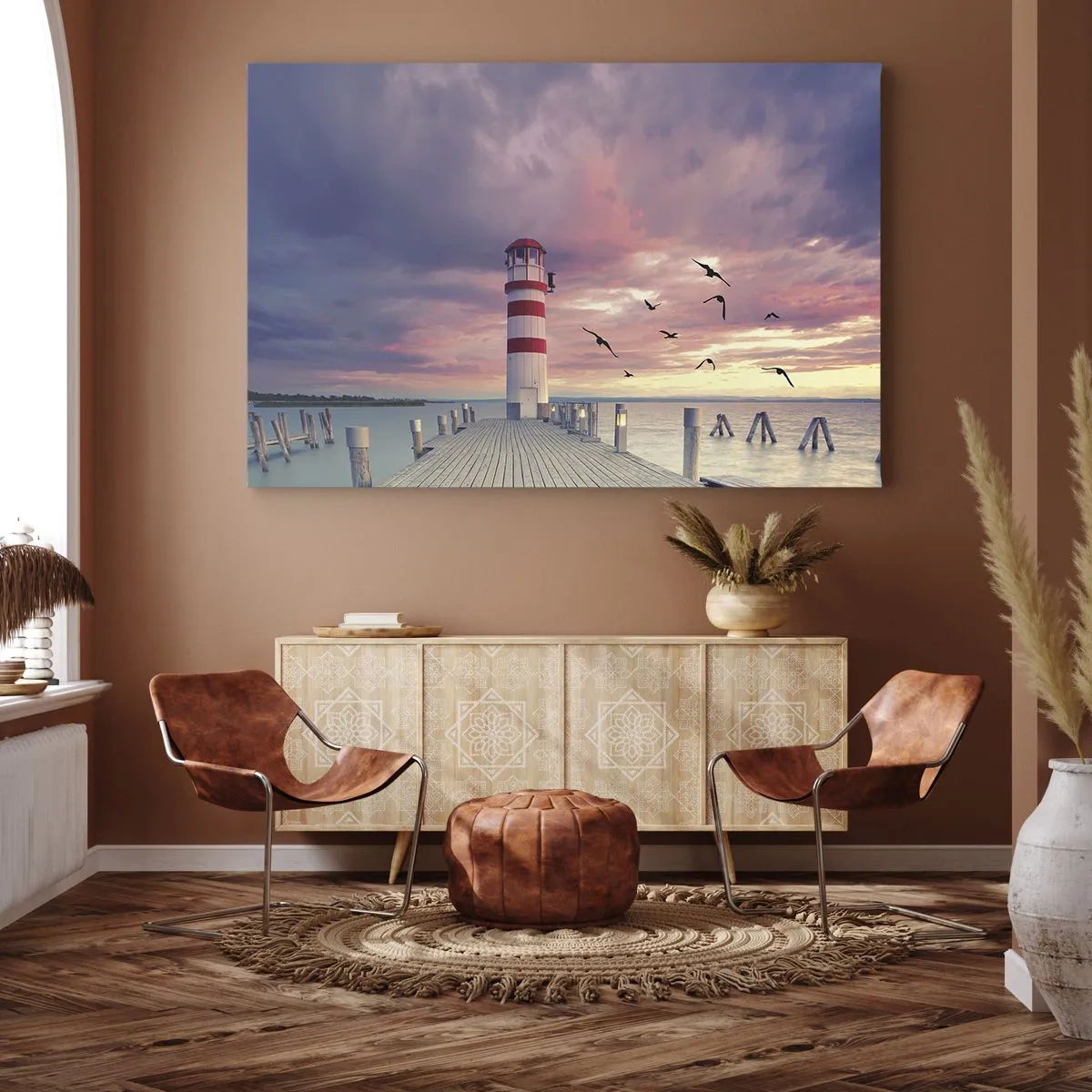 Impression sur toile - Image sur toile - Un phare sur la jetée entouré d'un coucher de soleil pittoresque - 120x80cm - C'est l'heure d'aller au port - Décoration murale moderne pour le salon et la chambre ARTTOR